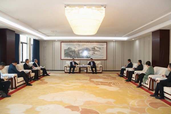 中國工商銀行江西省分行副行長何虎一行到集團走訪交流